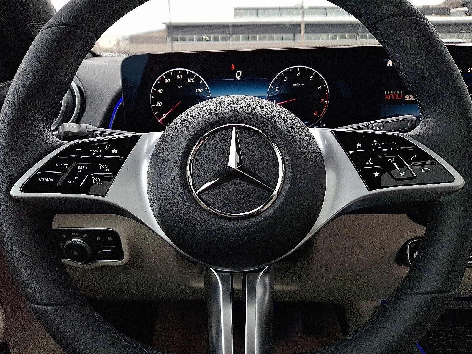 Used 2026 Polar White Mercedes-Benz GLB 250 image 12