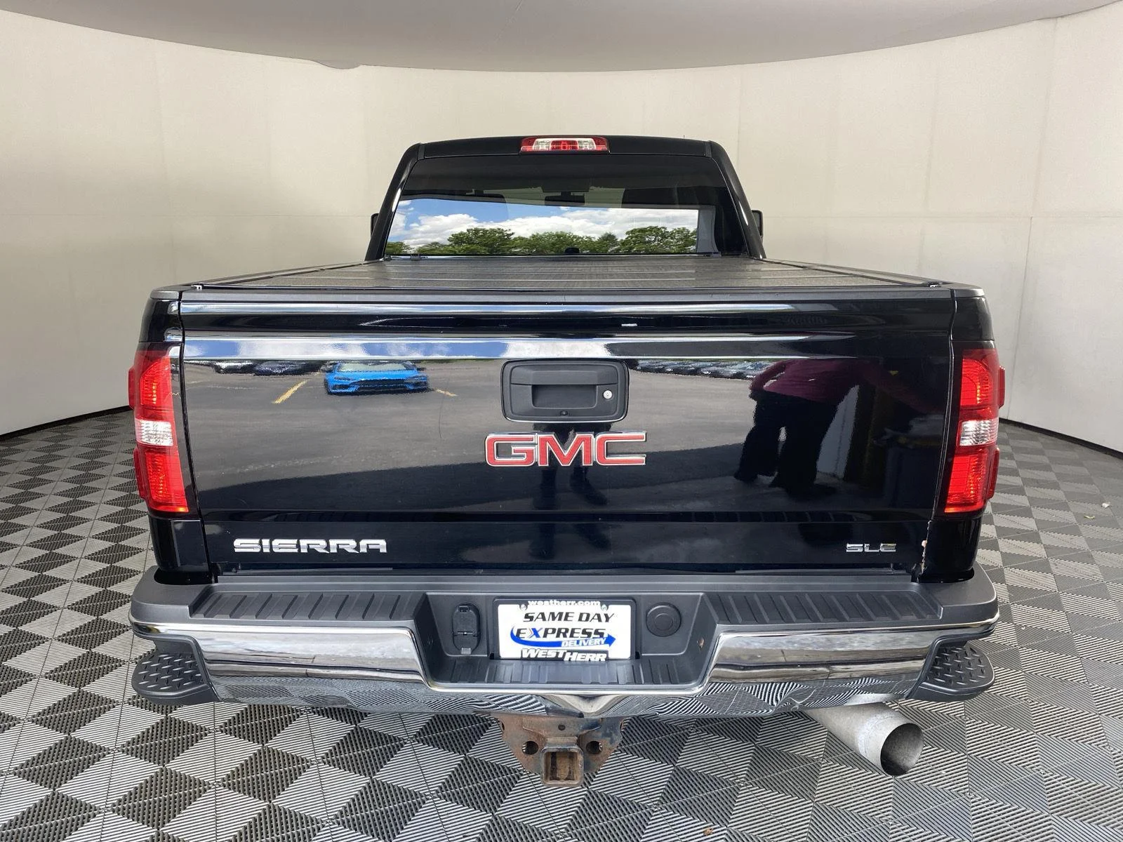 Used 2019 Onyx Black GMC SLE image 16
