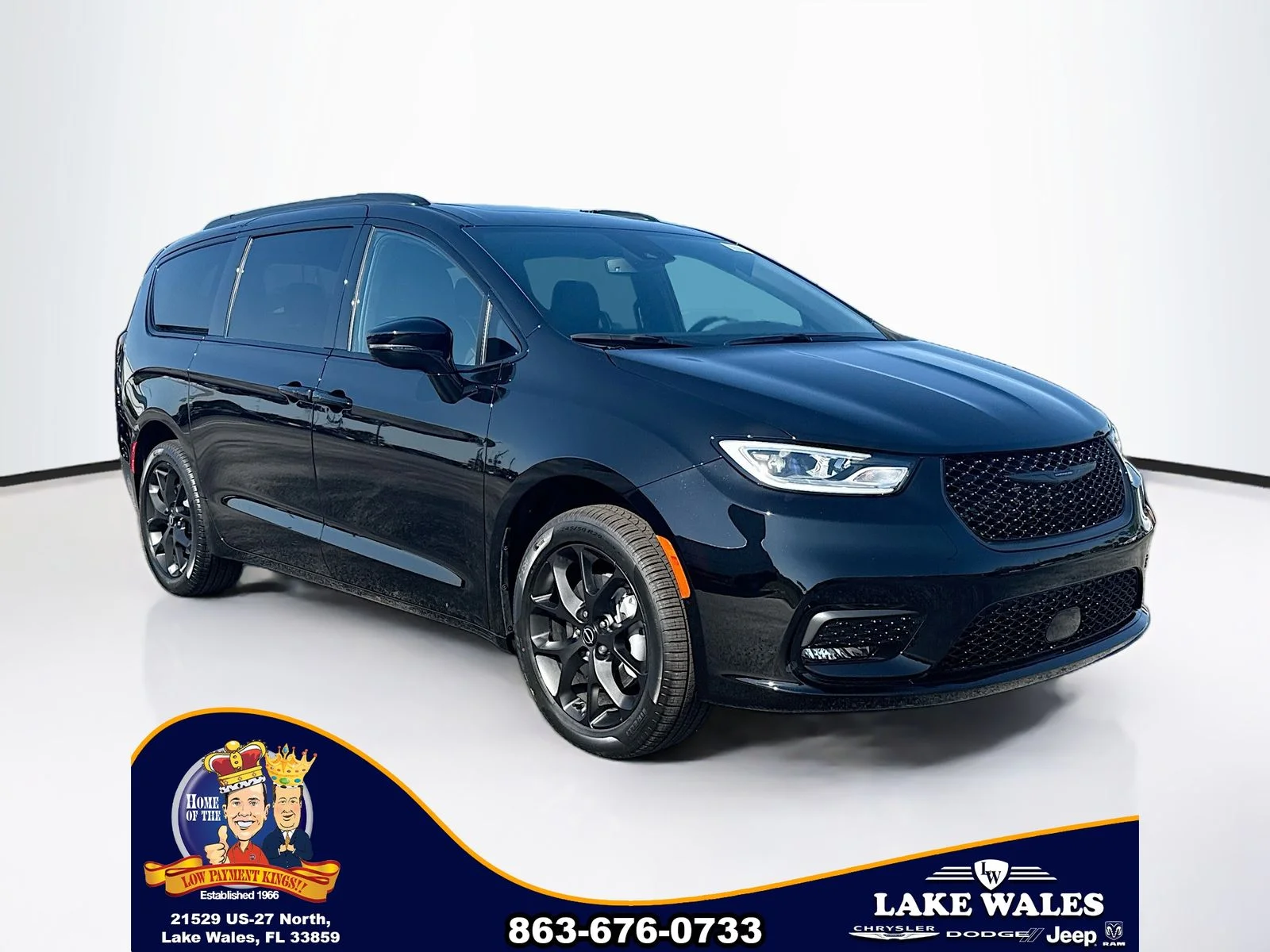 New 2026 Diamond Black Crystal Pearl-Coat Exterior Paint Chrysler Limited image 1