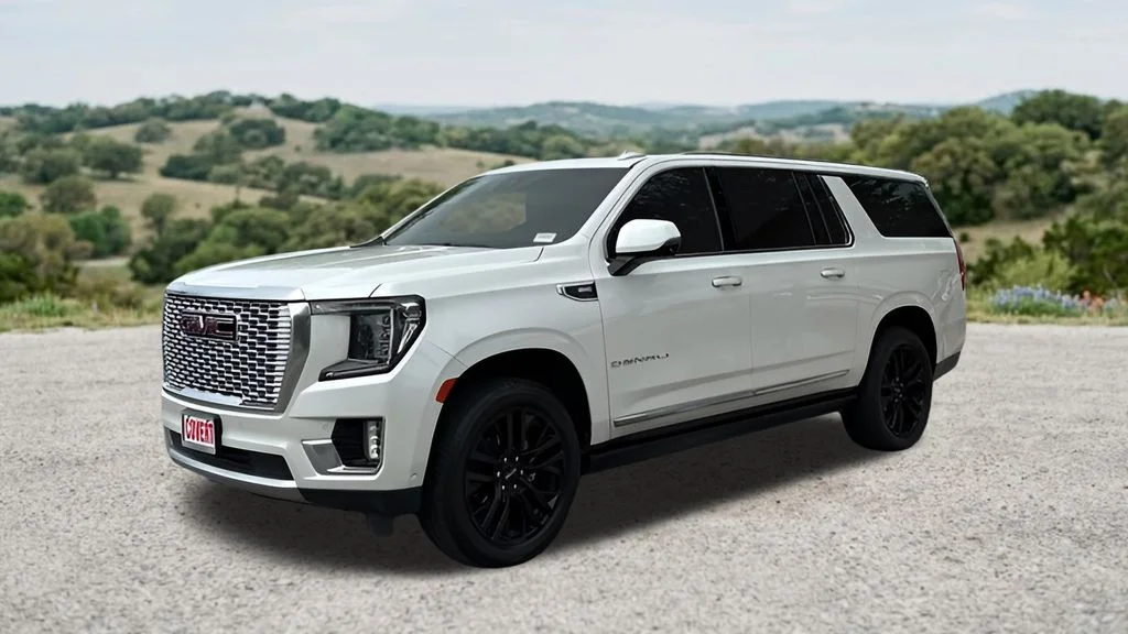 Used 2023 White GMC Denali image 3