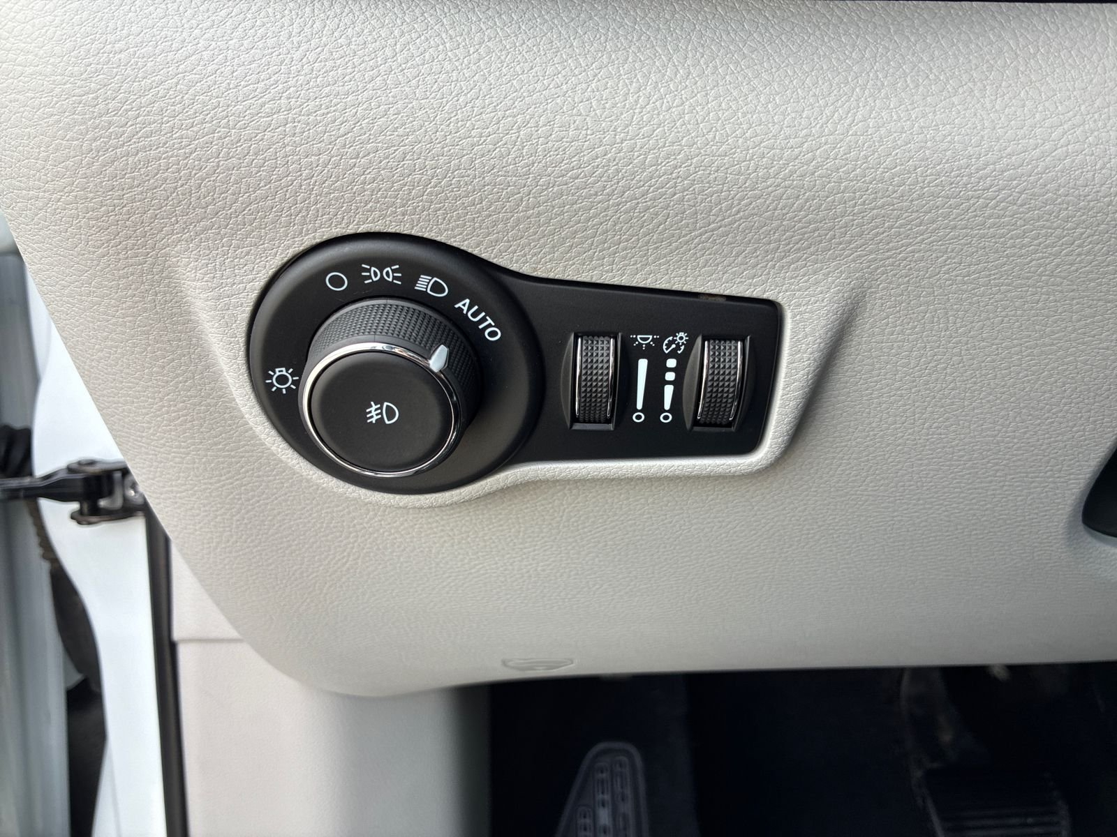 Certified Used 2024 White Jeep Limited image 20