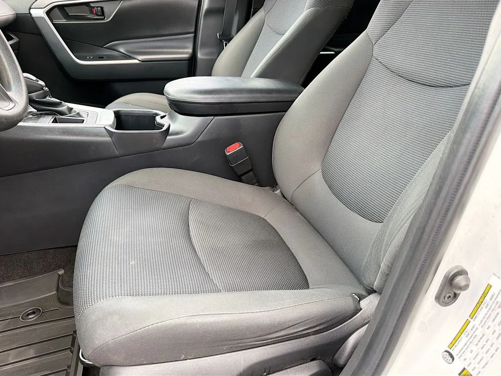 Used 2023 Ice Toyota LE image 26
