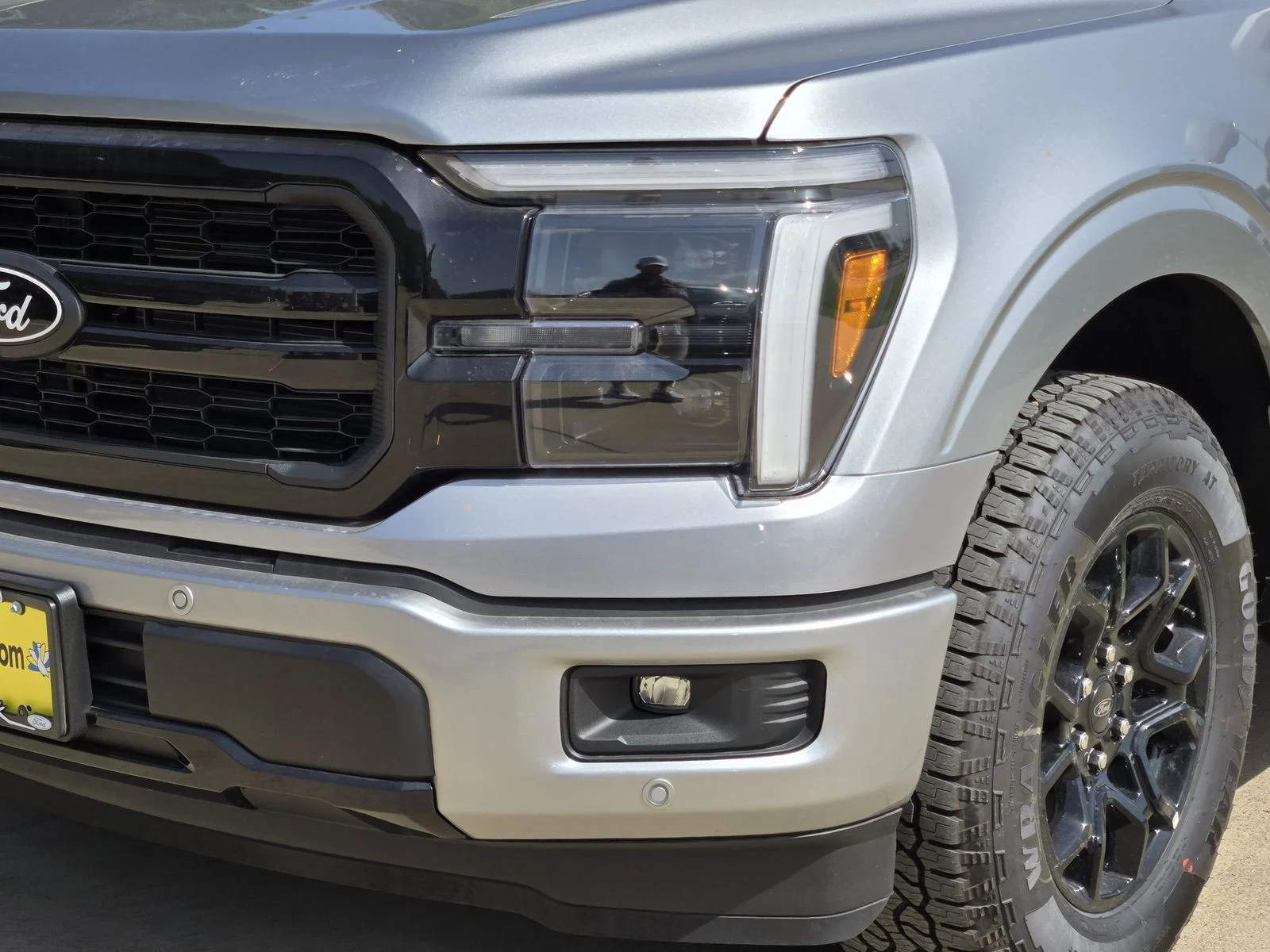 New 2026 Iconic Silver Metallic Ford Lariat® image 5