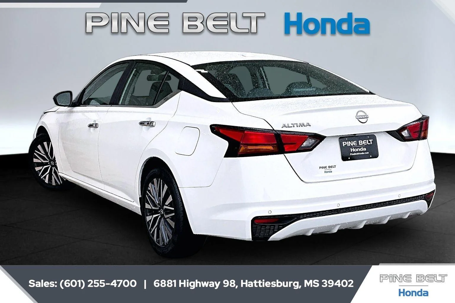 Used 2025 Glacier White Nissan SV image 2