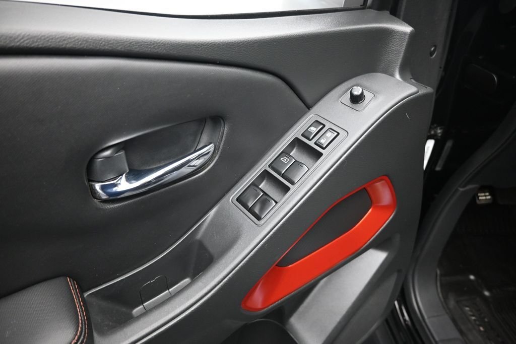 Used 2023 Black Nissan PRO-4X image 10