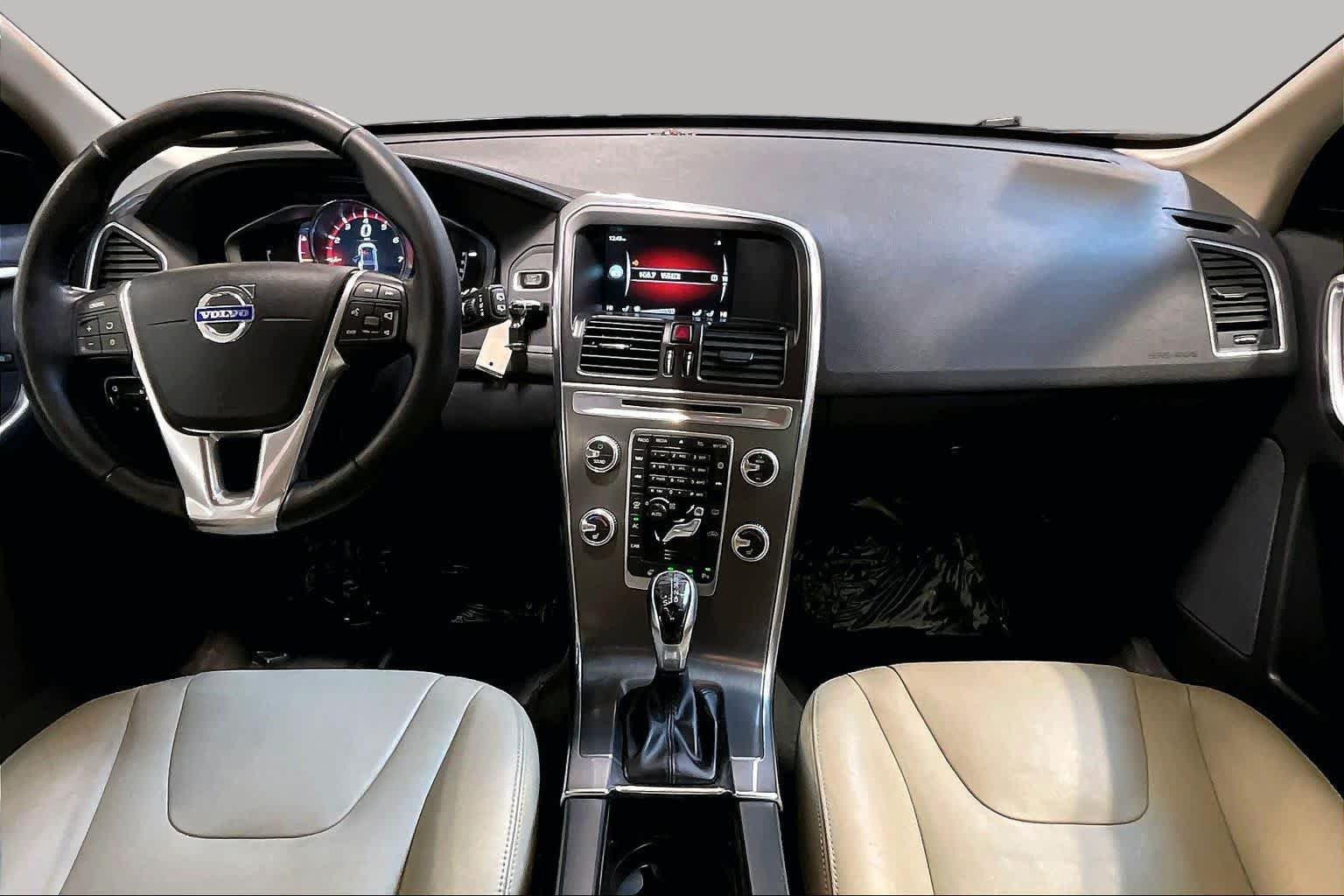 Used 2016 Magic Blue Metallic Volvo T6 Drive-E image 15