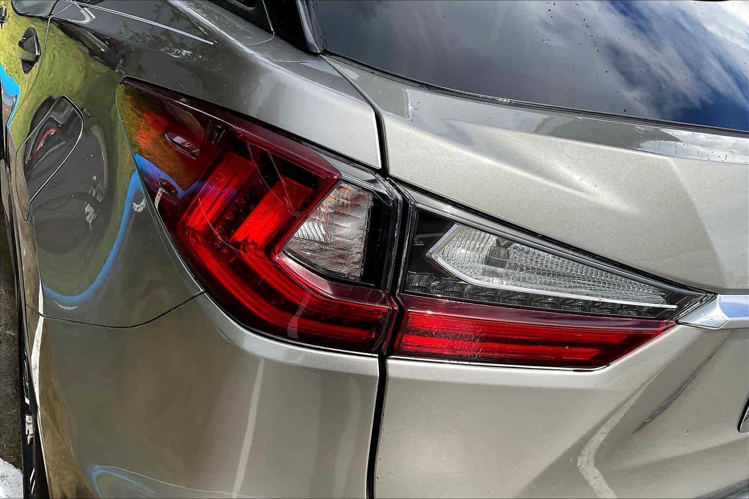 Used 2017 Atomic Silver Lexus  image 28