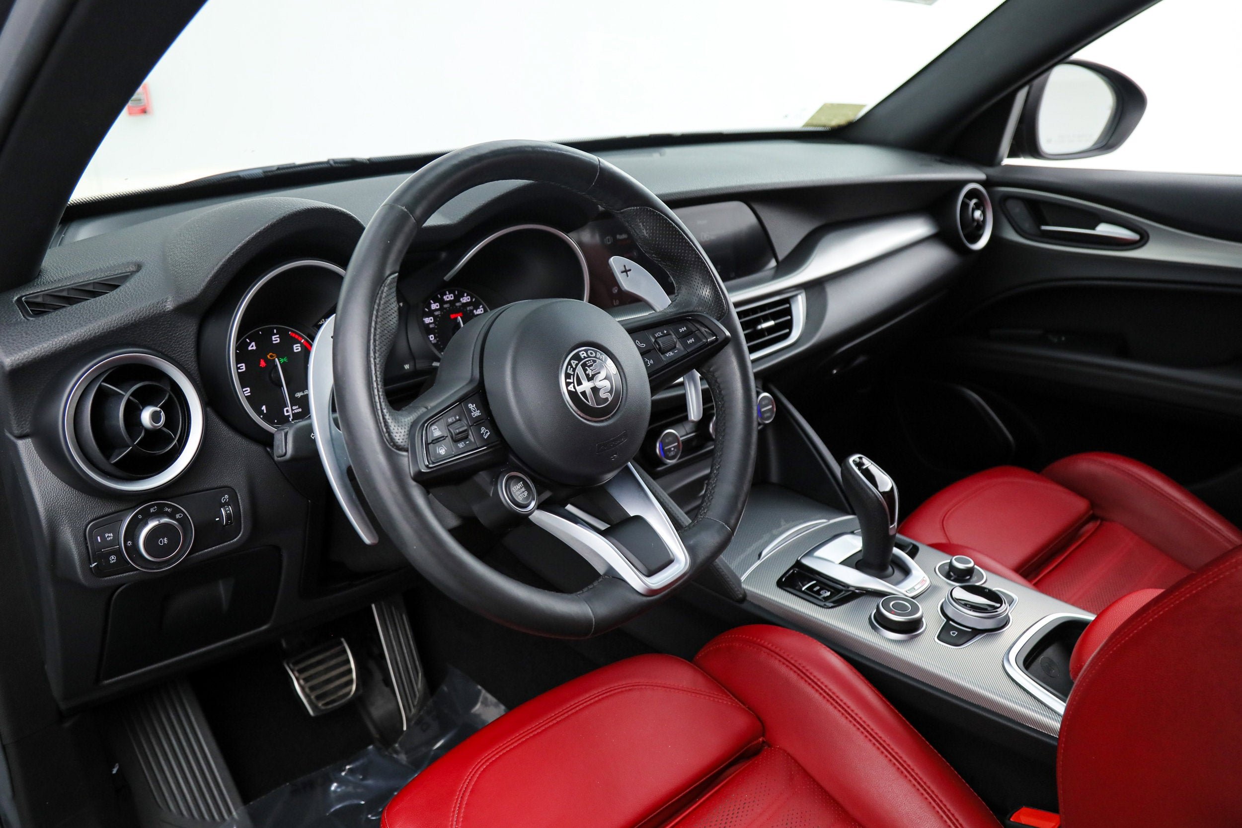 Used 2022 Gray Alfa Romeo Veloce image 18