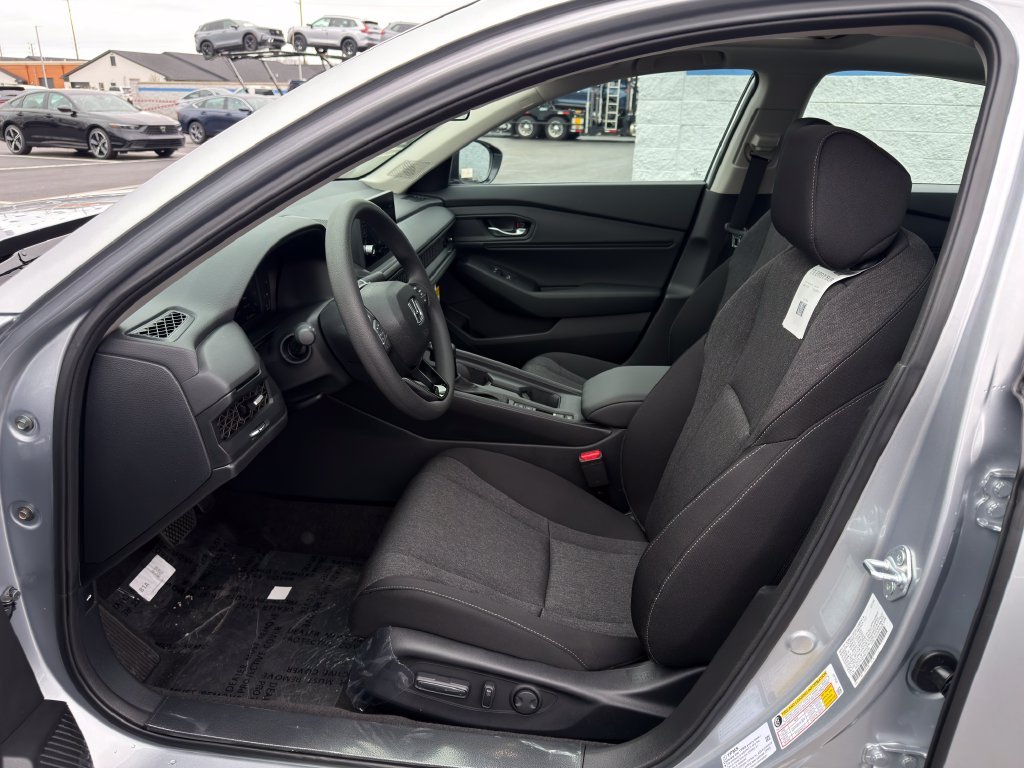 New 2026 Solar Silver Metallic Honda SE image 17