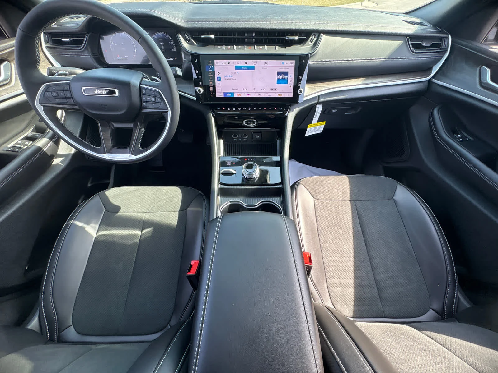 New 2026 Silver Zynith Jeep Laredo Altitude image 14