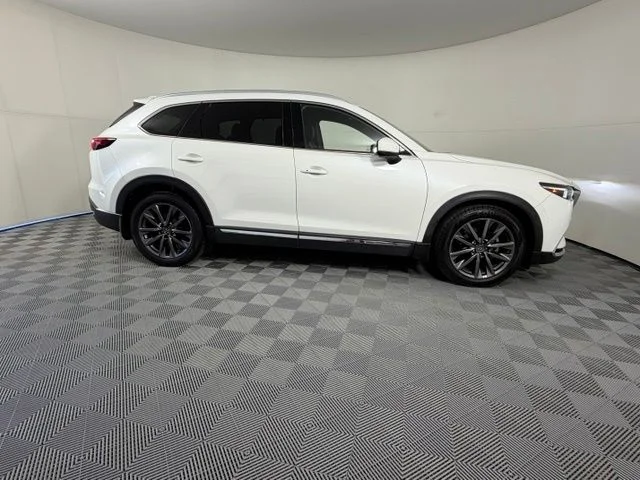 Used 2020 Snowflake White Pearl Mazda Signature image 8