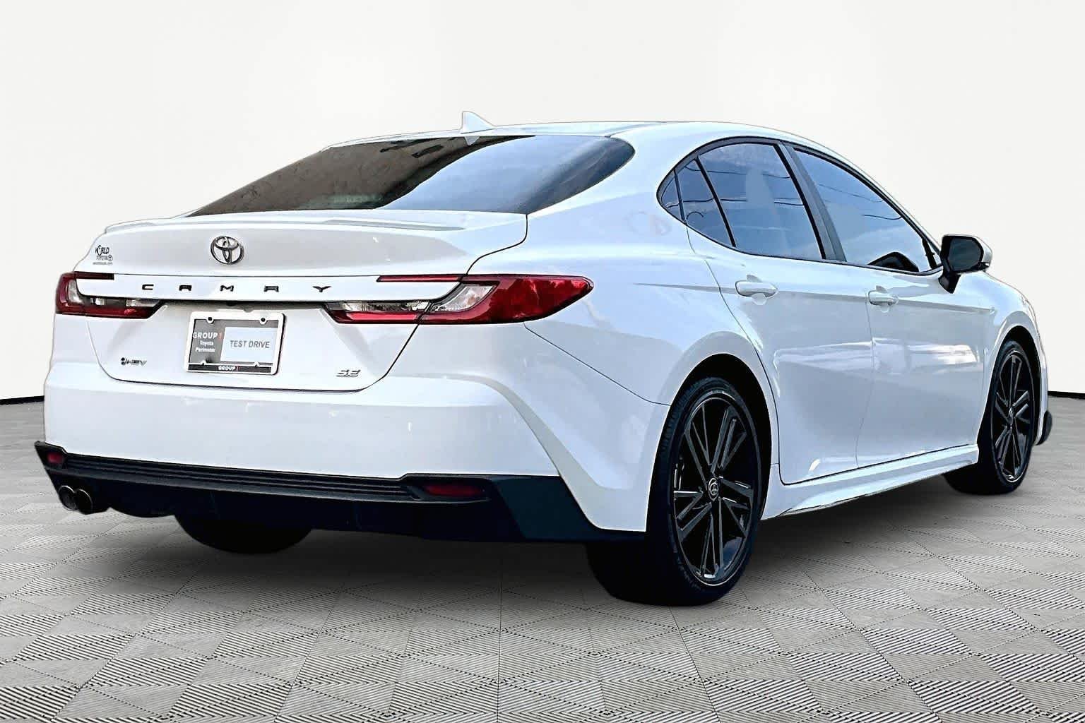 Certified Used 2025 Ice Cap Toyota SE image 13