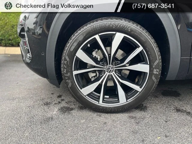 New 2026 Black Volkswagen 2.0T SEL Premium R-Line image 4