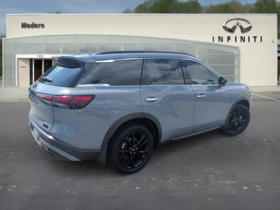 Certified Used 2025 Harbor Gray INFINITI LUXE image 4