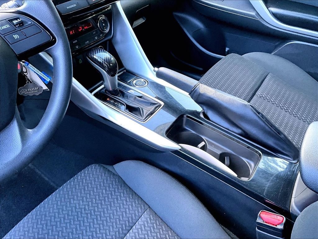 Used 2022 Silver Mitsubishi ES image 20