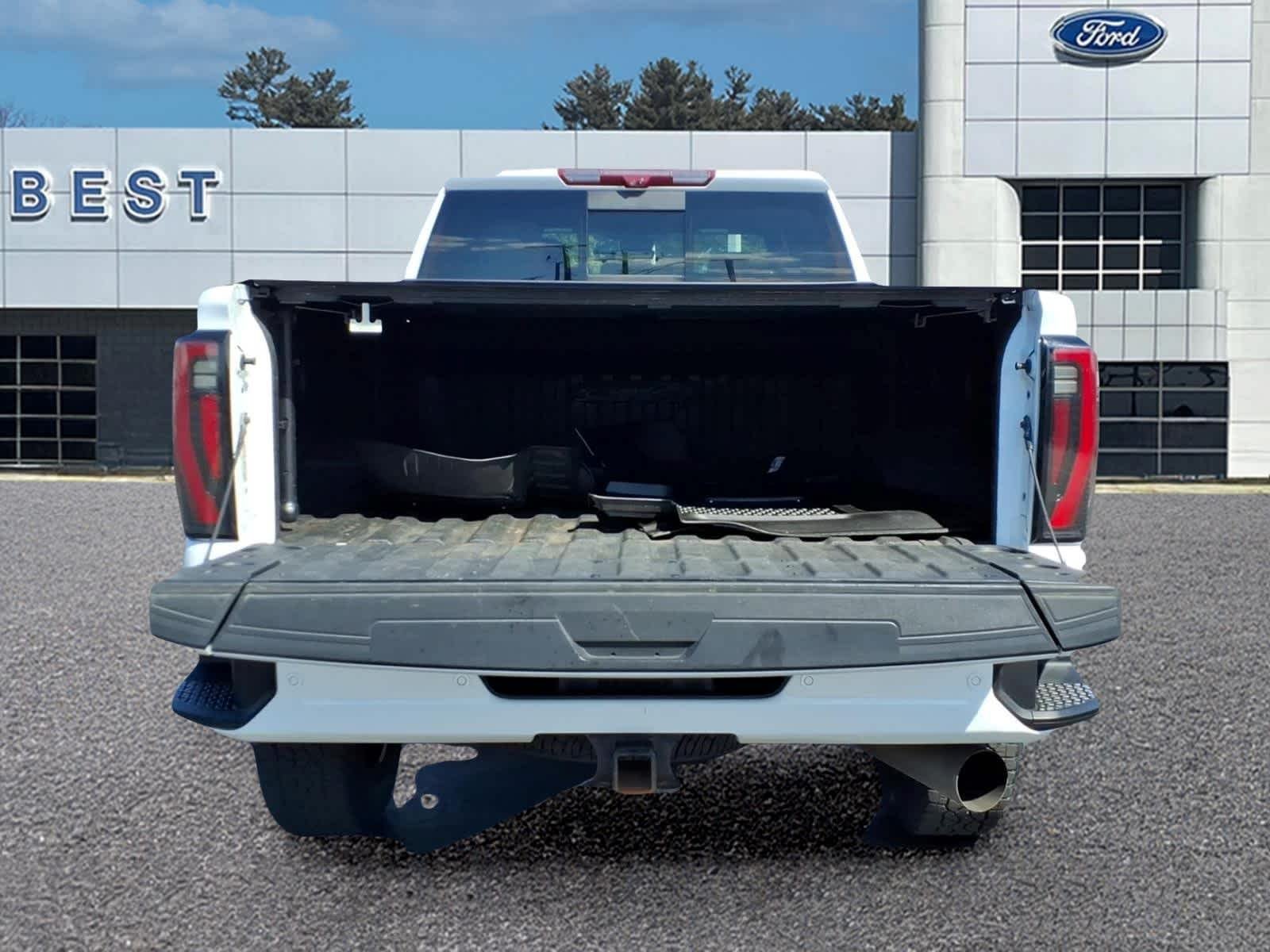 Used 2024 Summit White GMC AT4 image 7