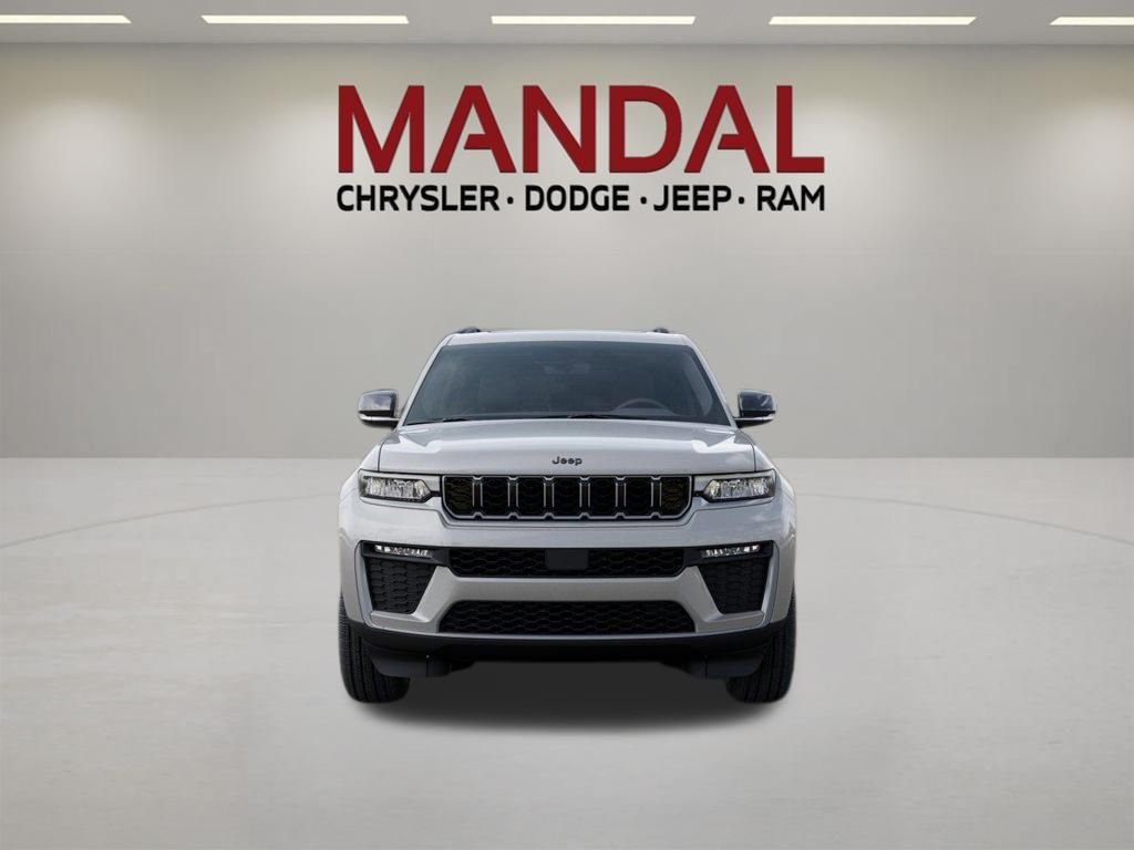 New 2026 Silver Zynith Exterior Paint Jeep Limited image 6