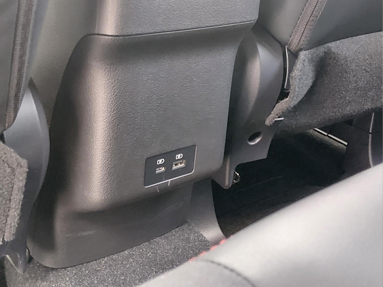 Used 2023 Sunshine Orange Metallic Mitsubishi ES image 18