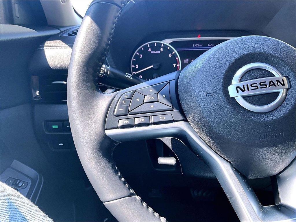 Used 2023 White Nissan SV image 22