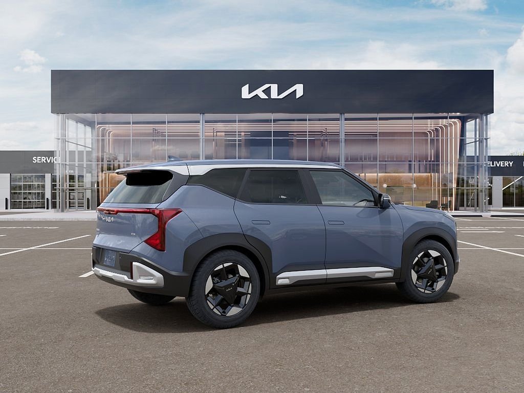 New 2027 Gray Kia S image 6