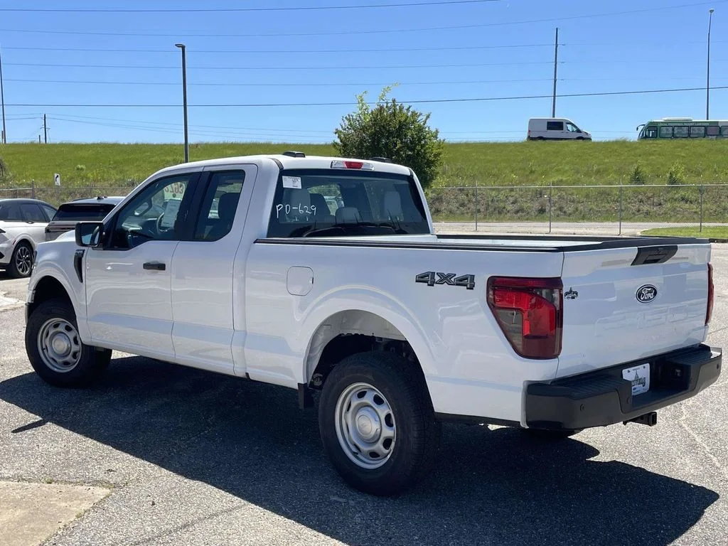 New 2026 Oxford White Ford XL image 5