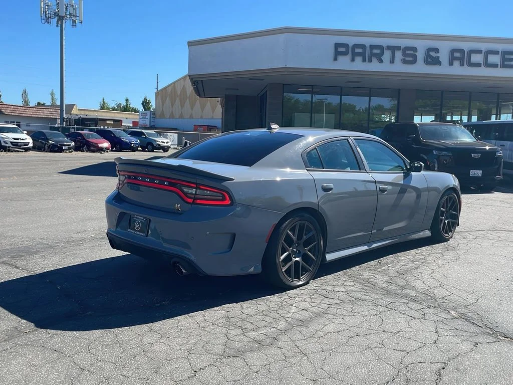 Used 2018 Destroyer Gray Clearcoat Dodge R/T Scat Pack image 7