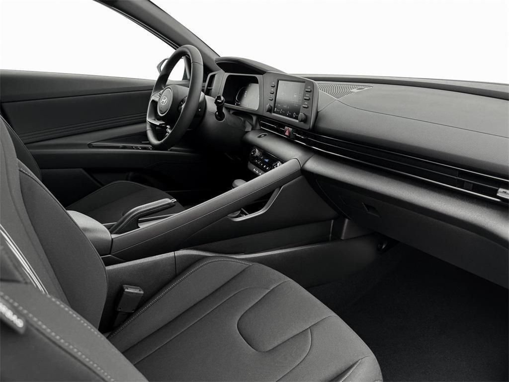 2025 Hyundai Elantra SEL - Photo 15
