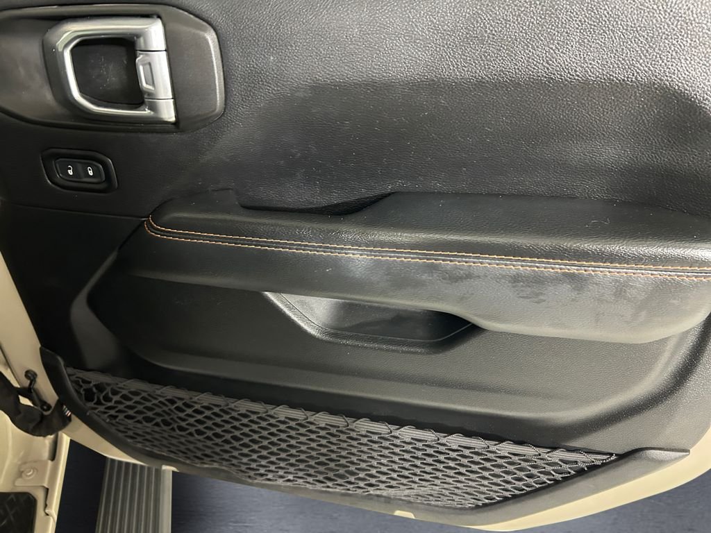 Used 2020 Beige Jeep Mojave image 15