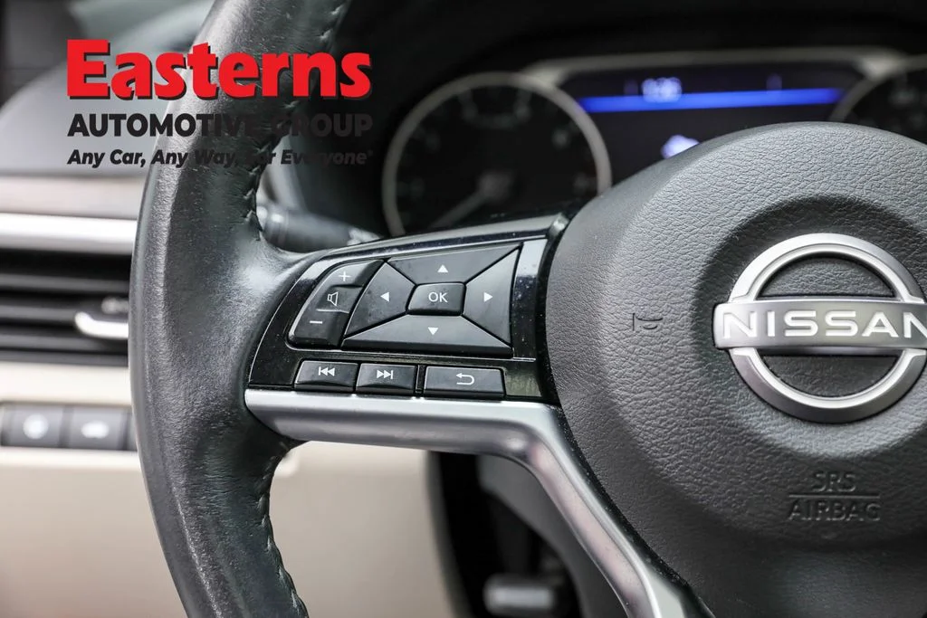 Used 2023 Red Nissan 2.5 SV image 15