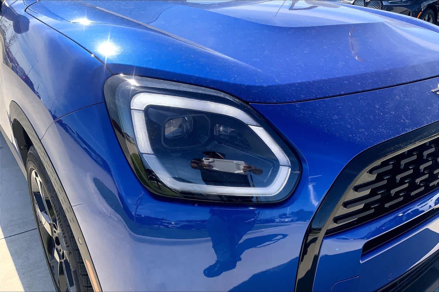 New 2026 Blazing Blue Metallic MINI Signature Plus image 13