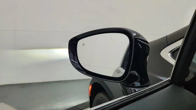 New 2027 Diamond Black Crystal Pearl-Coat Exterior Paint Chrysler Select image 19