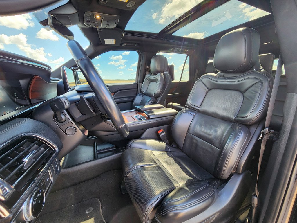 Used 2020 Infinite Black Lincoln Reserve image 7