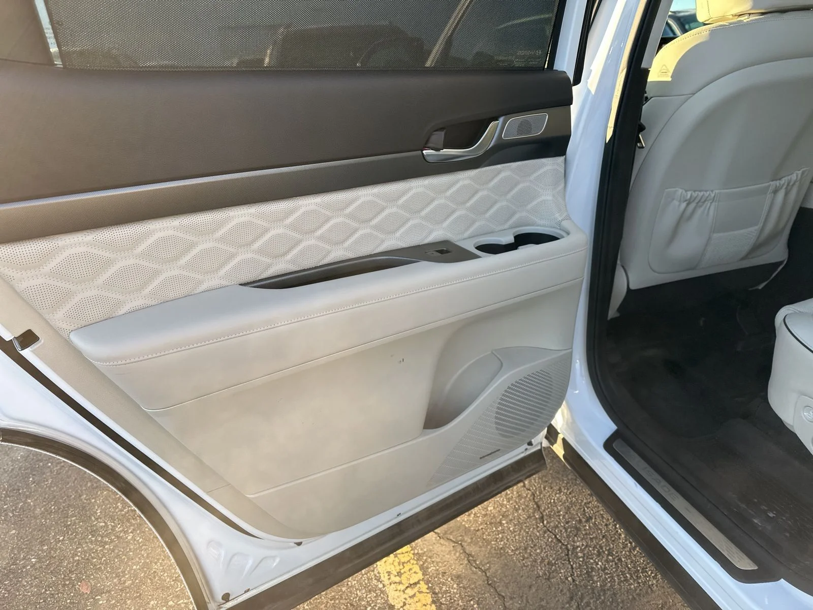 Used 2021 White Hyundai Calligraphy image 26