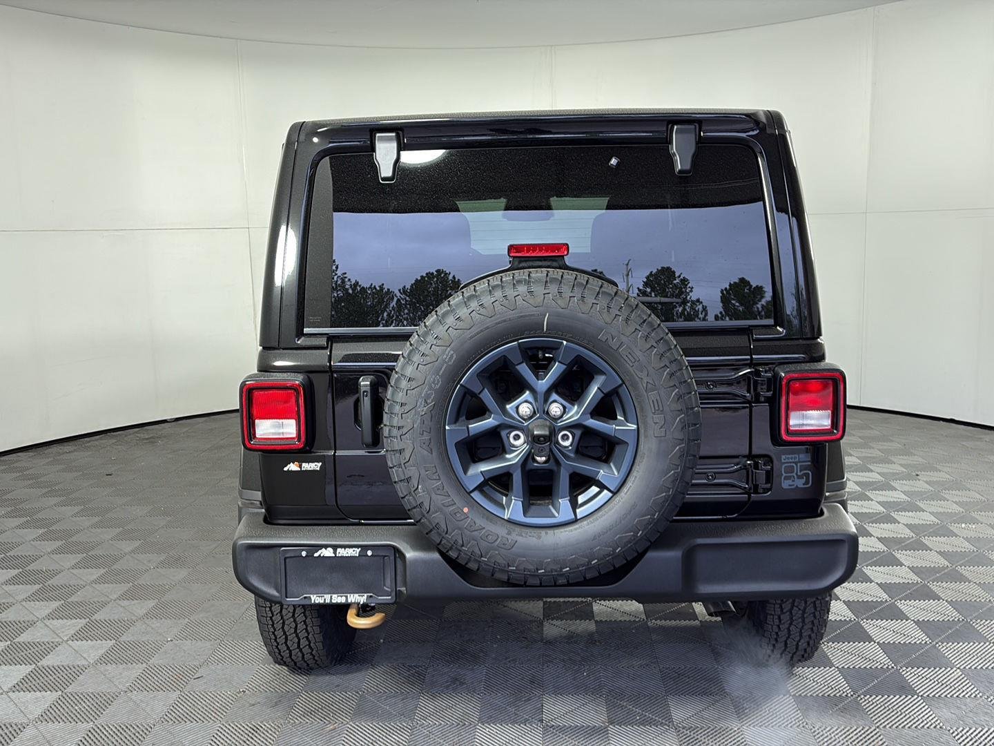 New 2026 Black Clear-Coat Exterior Paint Jeep 85th Anniversary image 5