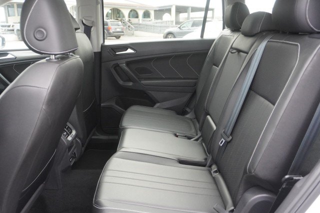 Used 2023 WHITE Volkswagen SE image 22
