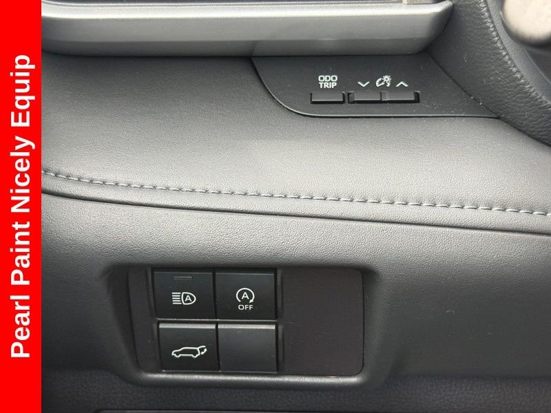 Used 2023 Pearl Toyota LE image 31
