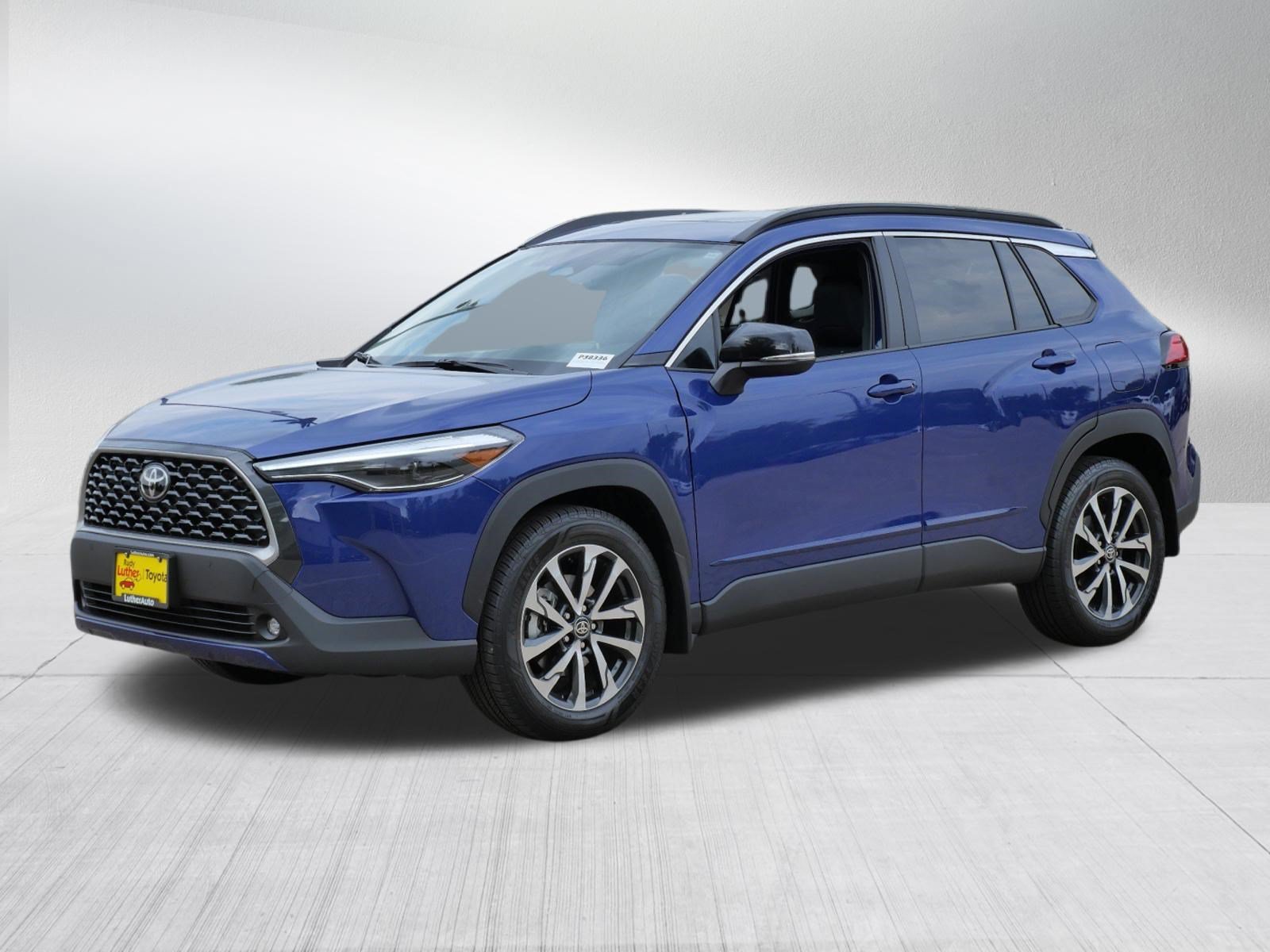 Used 2025 Blue Crush Metallic Toyota XLE image 3