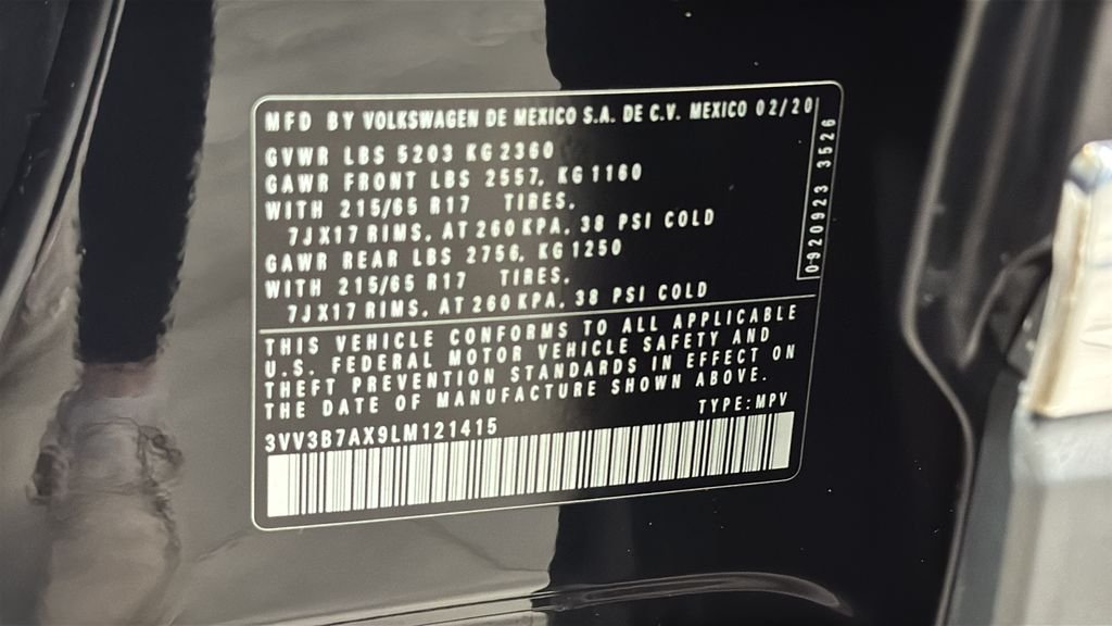 Used 2020 Deep Black Volkswagen 2.0T SE image 27