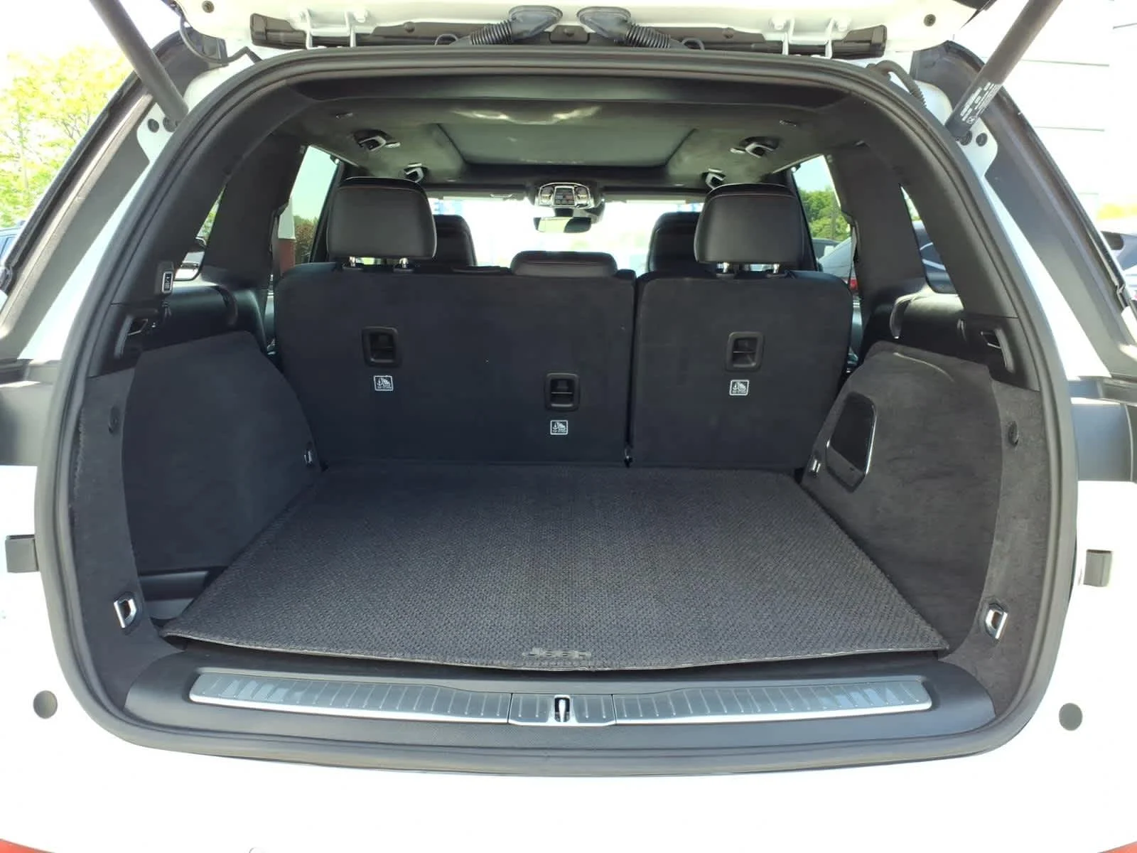Used 2023 Bright White Clearcoat Jeep Summit Reserve image 16