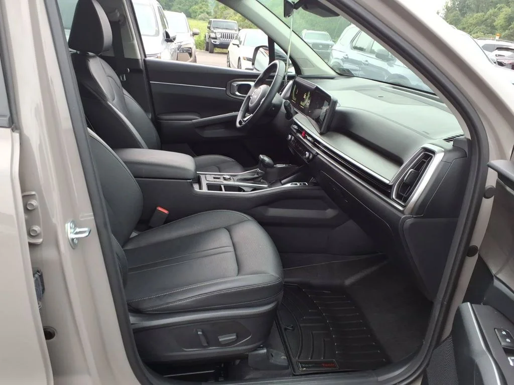 Used 2025 Brown Kia X-Line EX image 20
