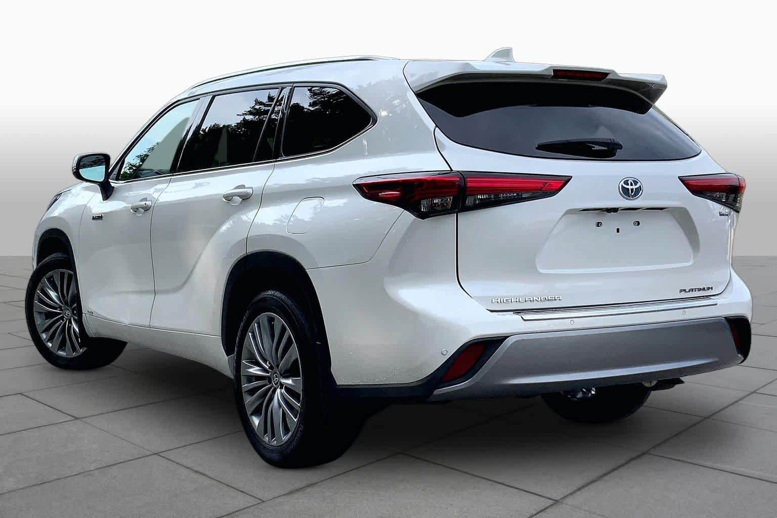Used 2021 Blizzard Pearl Toyota Hybrid Platinum image 12