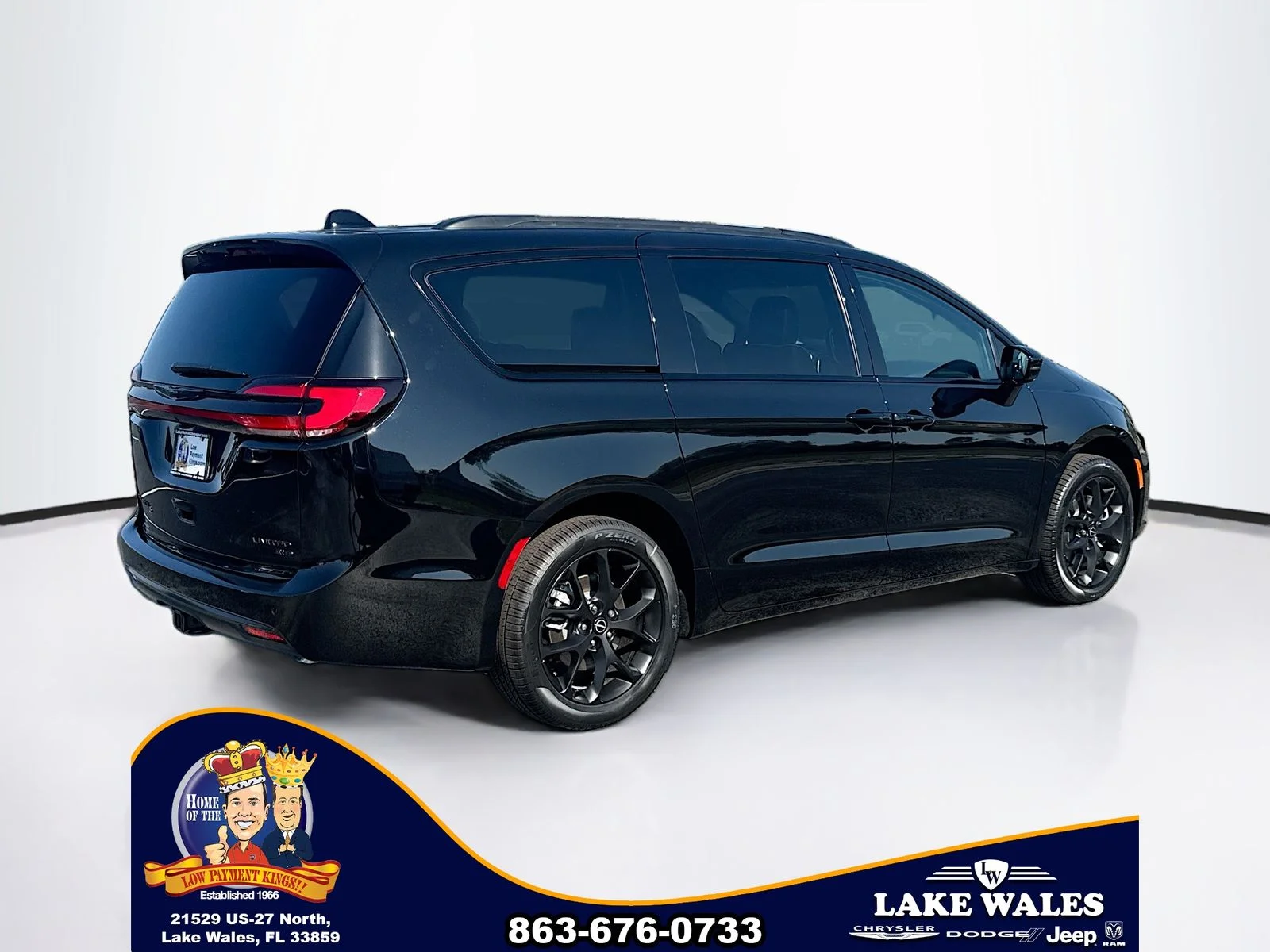 New 2026 Diamond Black Crystal Pearl-Coat Exterior Paint Chrysler Limited image 6