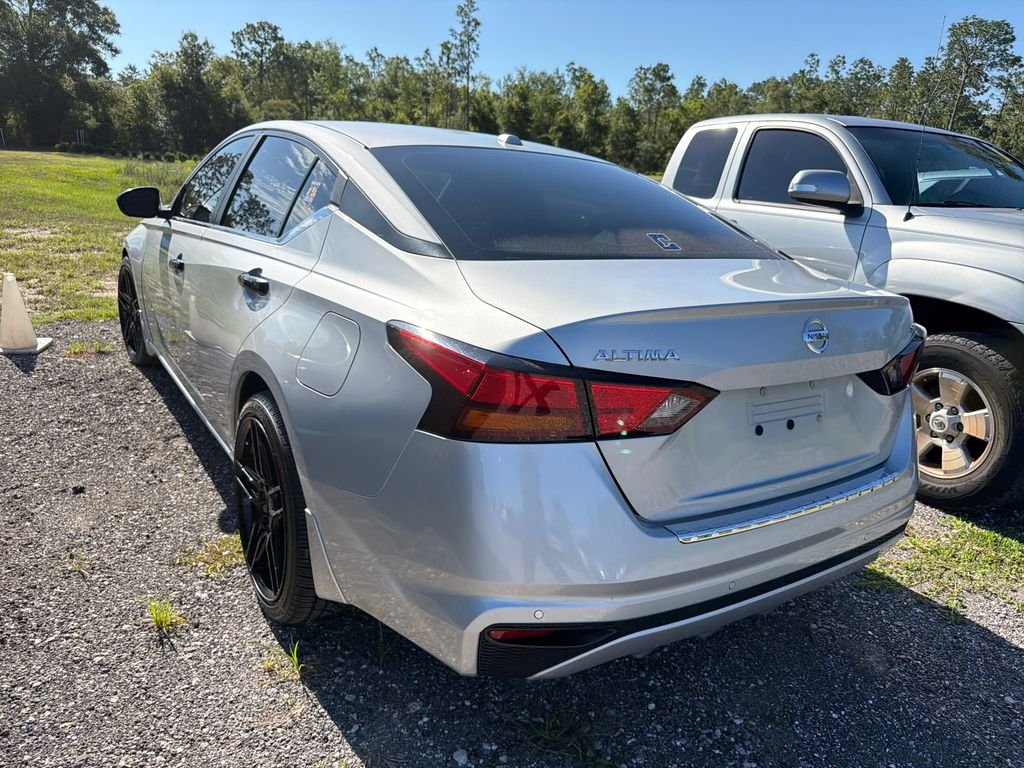 Used 2022 Brilliant Silver Metallic Nissan 2.5 SV image 7