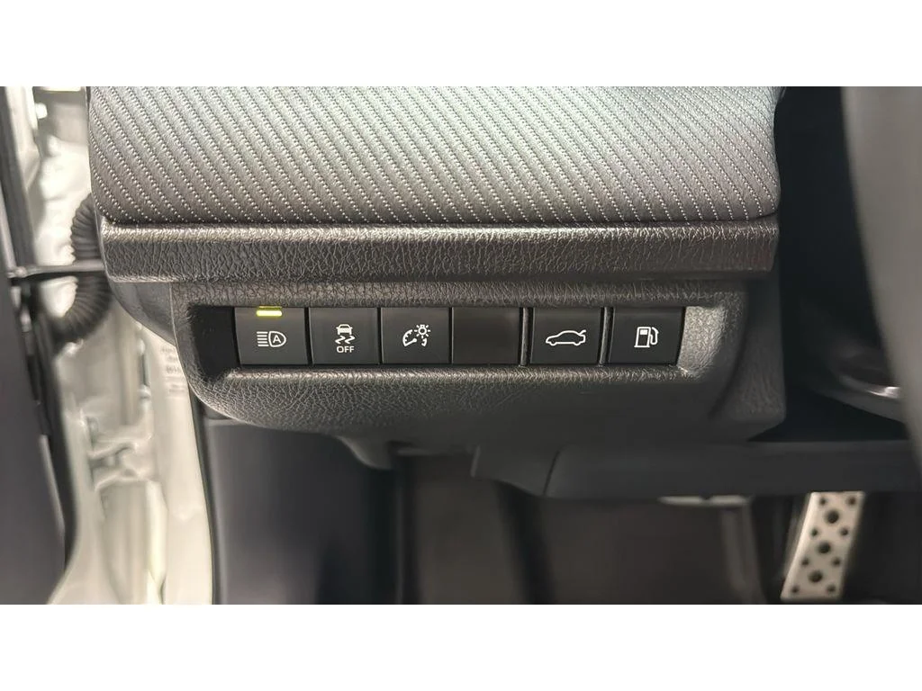 Used 2025 Ice Cap Toyota SE FWD 1 OWNER image 15
