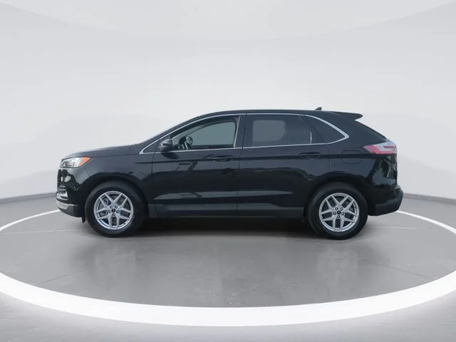 Used 2024 Black Ford SEL image 5