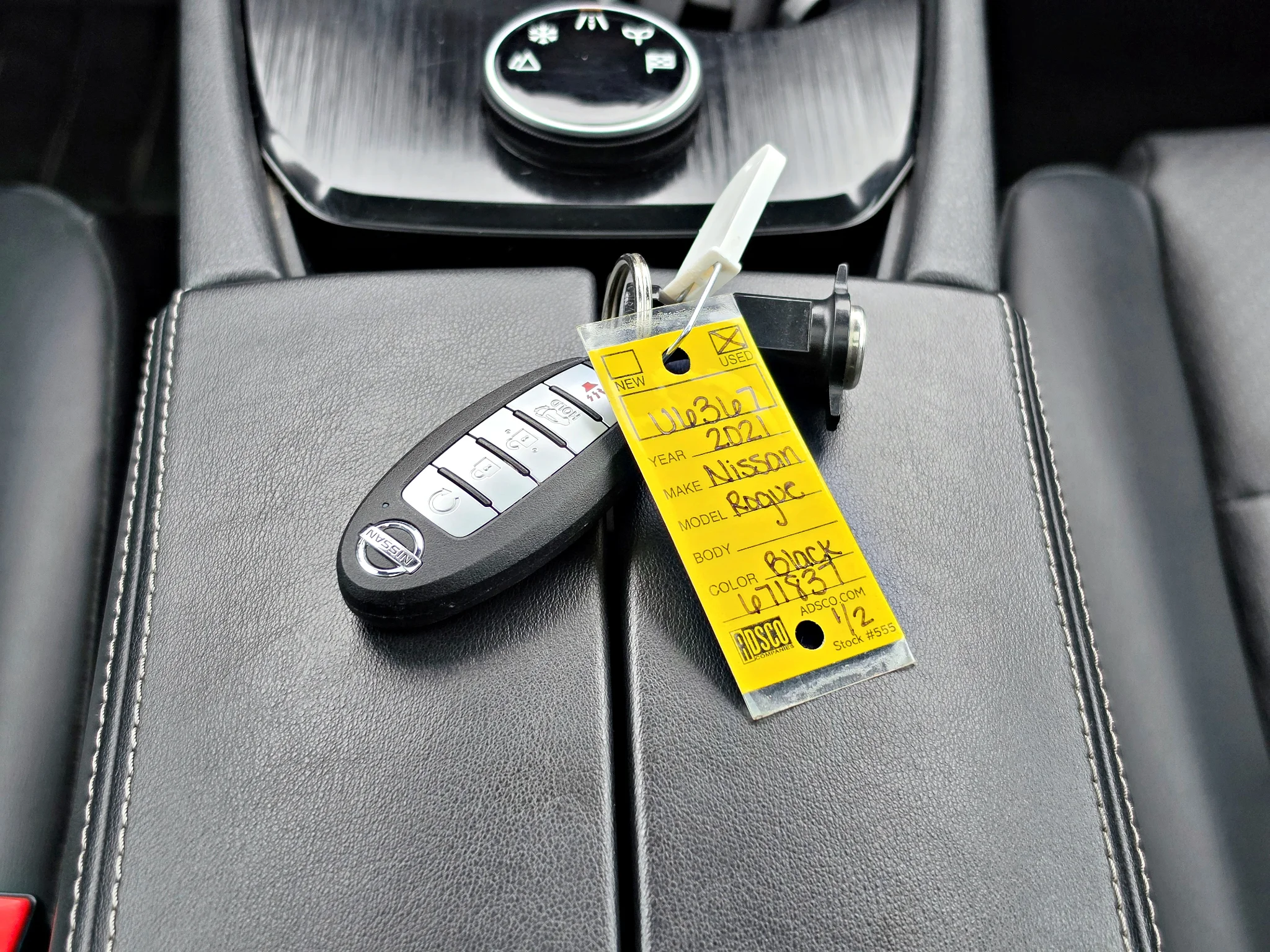 Used 2021 Super Black Nissan SV image 27