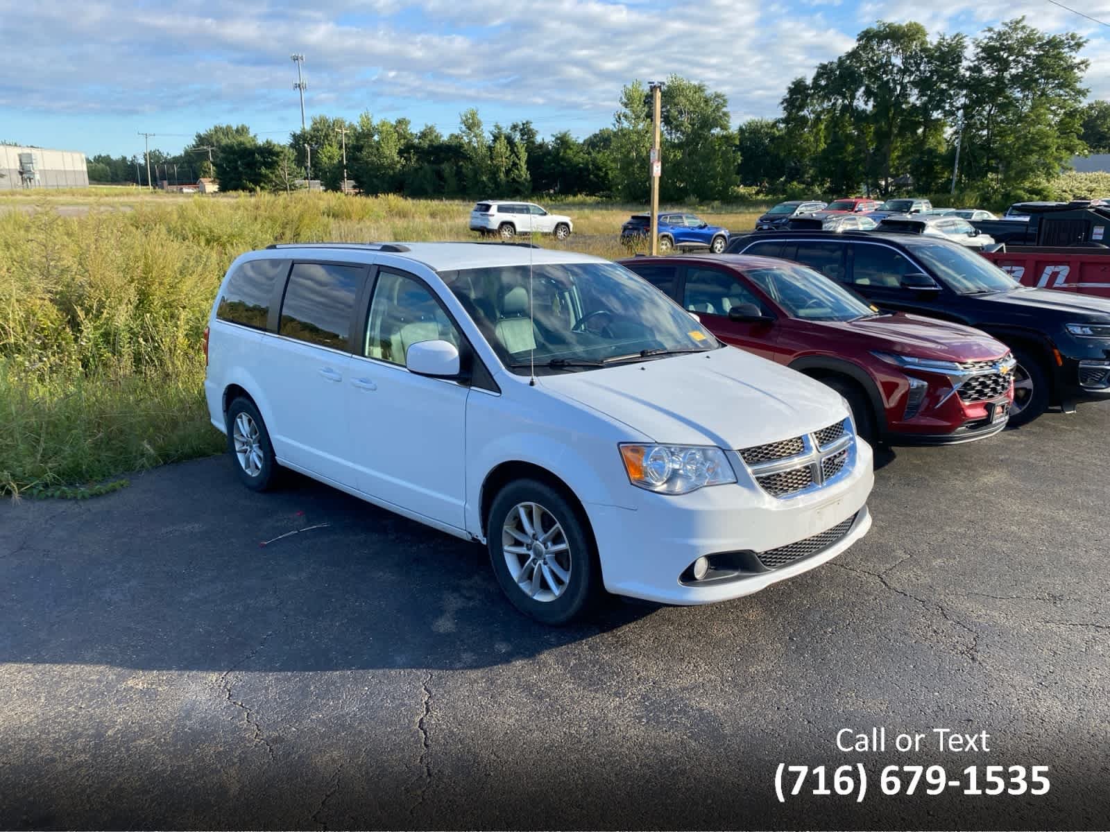 Used 2019 White Knuckle Clearcoat Dodge SXT image 2