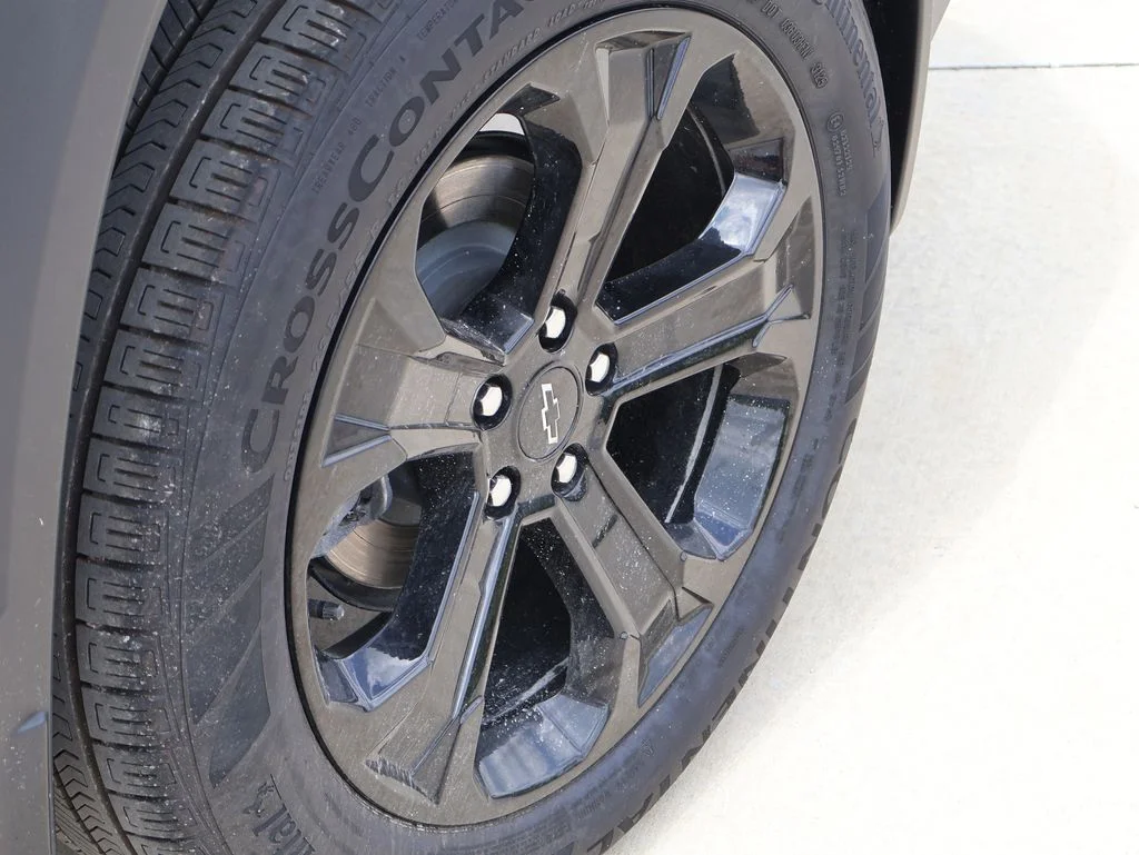 Used 2026 Summit White Chevrolet LT image 38