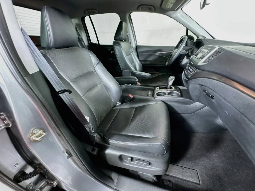 Used 2017 Gray Honda RTL image 33