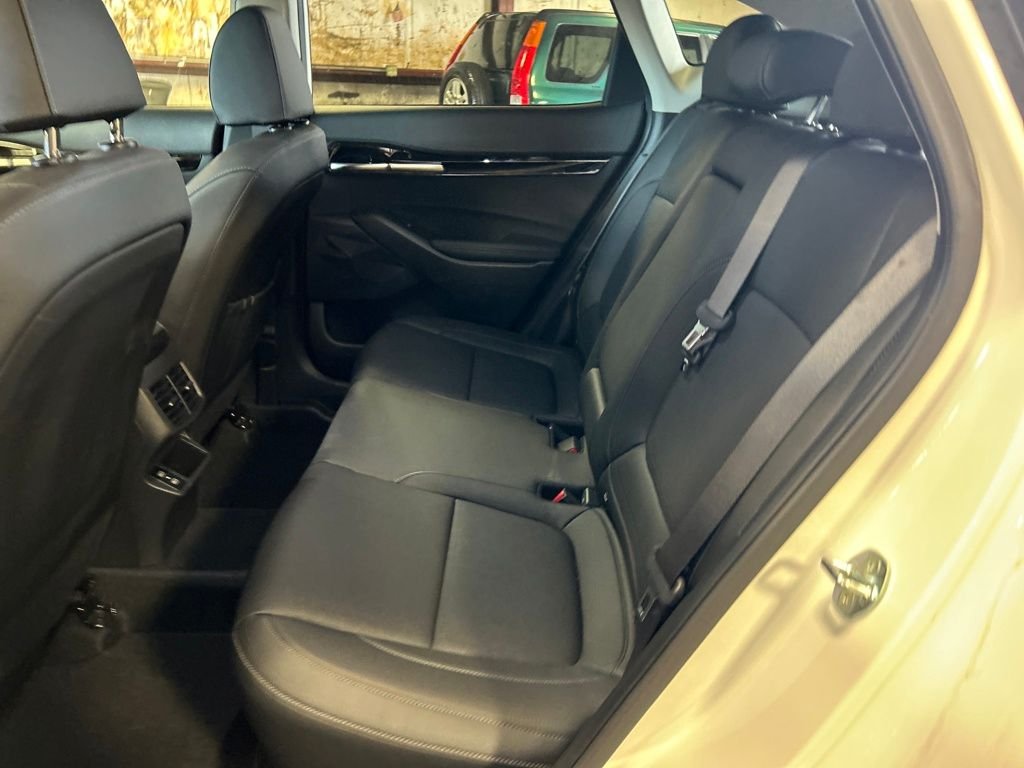 Used 2024 White Kia SX image 32
